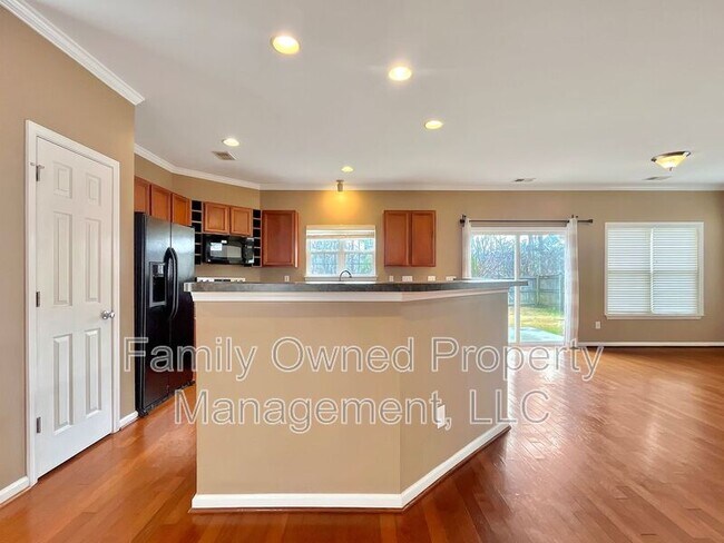 Foto del edificio - 320 Burton Ct