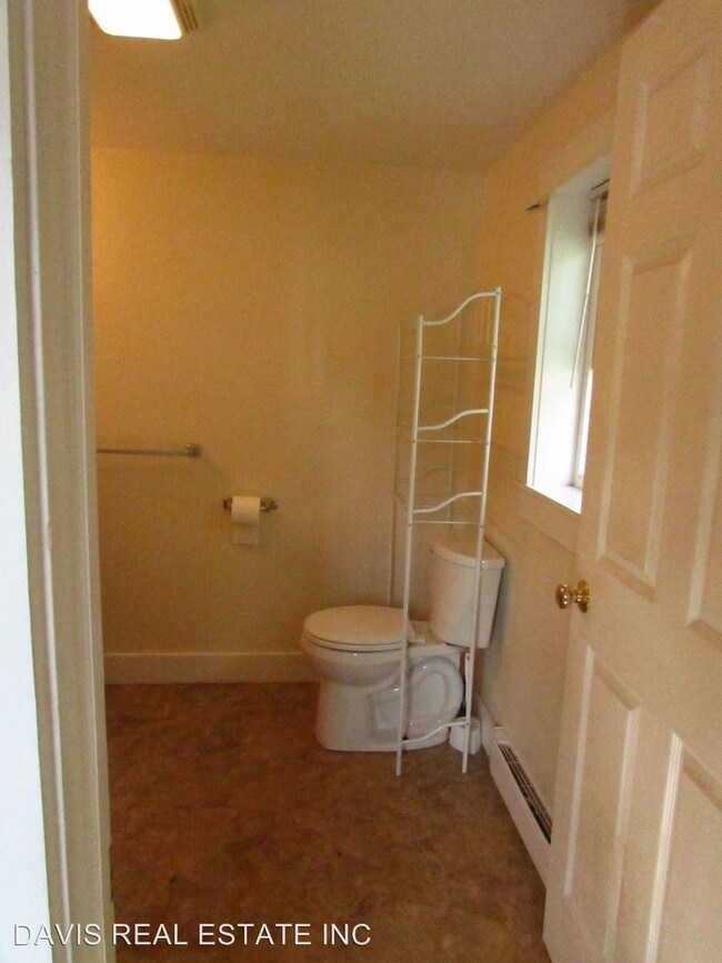 Building Photo - 1 br, 1 bath House - 208 Dewey Street