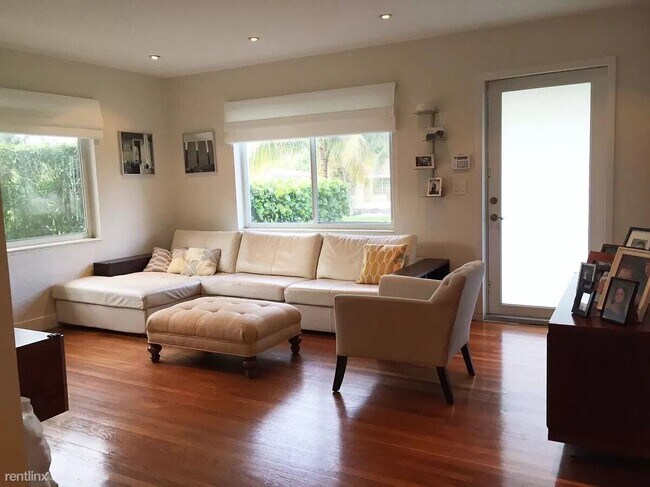 Building Photo - 2 br, 1 bath House - 3026 Coconut Grove Dr