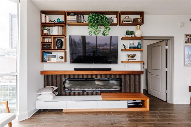 Building Photo - 285 Centennial Olympic Park Dr NW