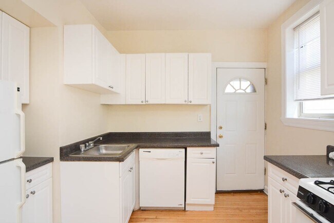 Building Photo - 555 W Aldine