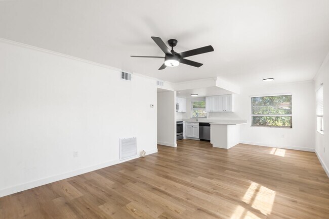 Foto del edificio - 555 62nd St S