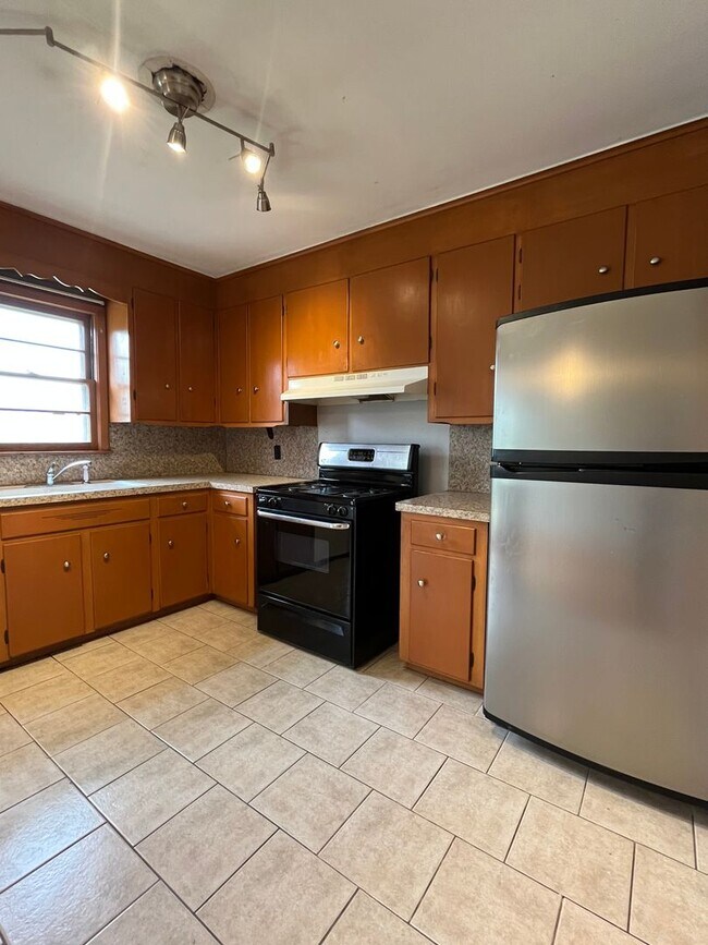 Foto del edificio - Three Bedroom Tulsa, 1 Bath
