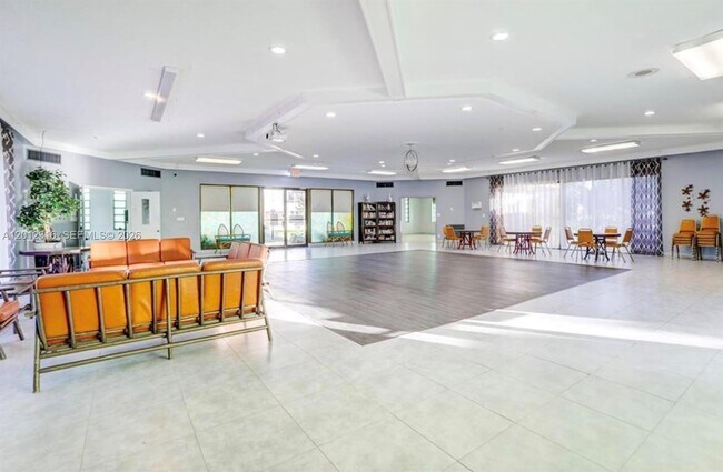 Foto del edificio - 5041 W Oakland Park Blvd