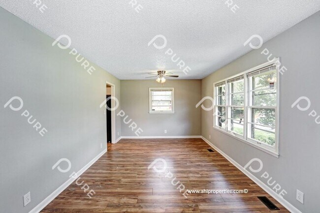 Foto del edificio - 4729 Bluehaven Dr NW