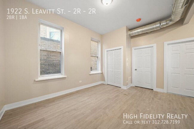 Foto del edificio - 1922 S Leavitt St