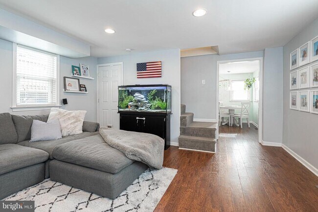 Building Photo - 355 Dehaven St