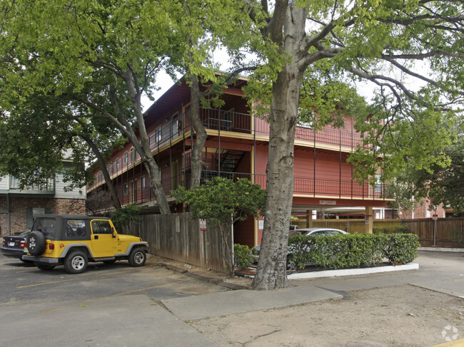 Building Photo - The Carrells Apartments