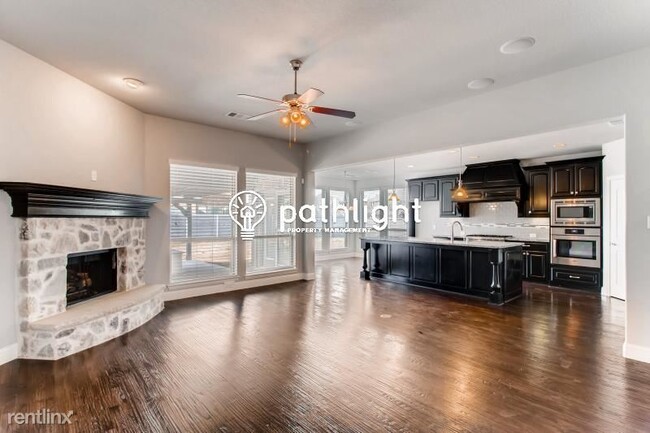 Building Photo - 4 br, 3.5 bath House - 708 Patio Street UNIT