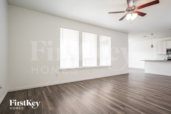 Foto del edificio - 7316 Parkside Pl Dr