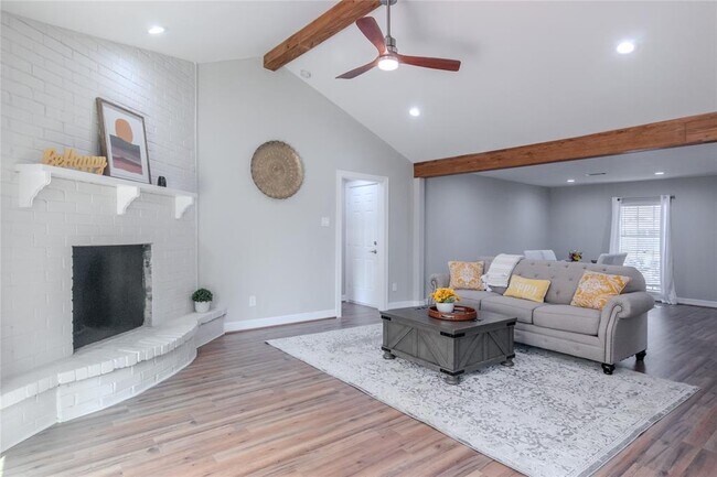 Foto del edificio - 7219 Fairway Ct