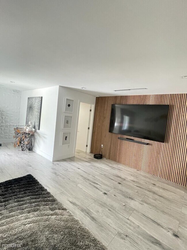 Foto del edificio - 5 br, 2.5 bath House - 4516 SW 132nd Pl