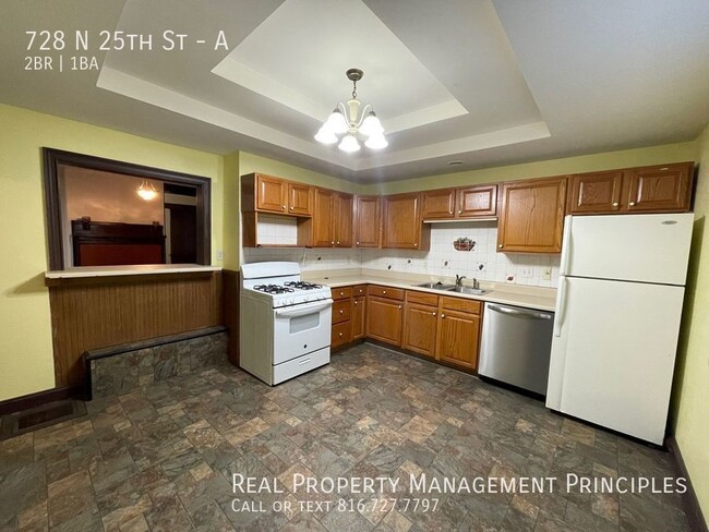 Building Photo - ***Move-In Special*** Sprawling Two Bedroo...