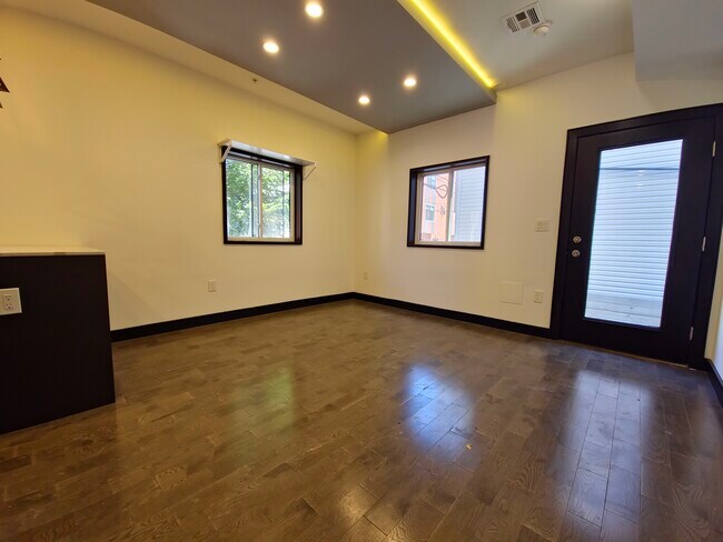 Building Photo - 519 N 38th St