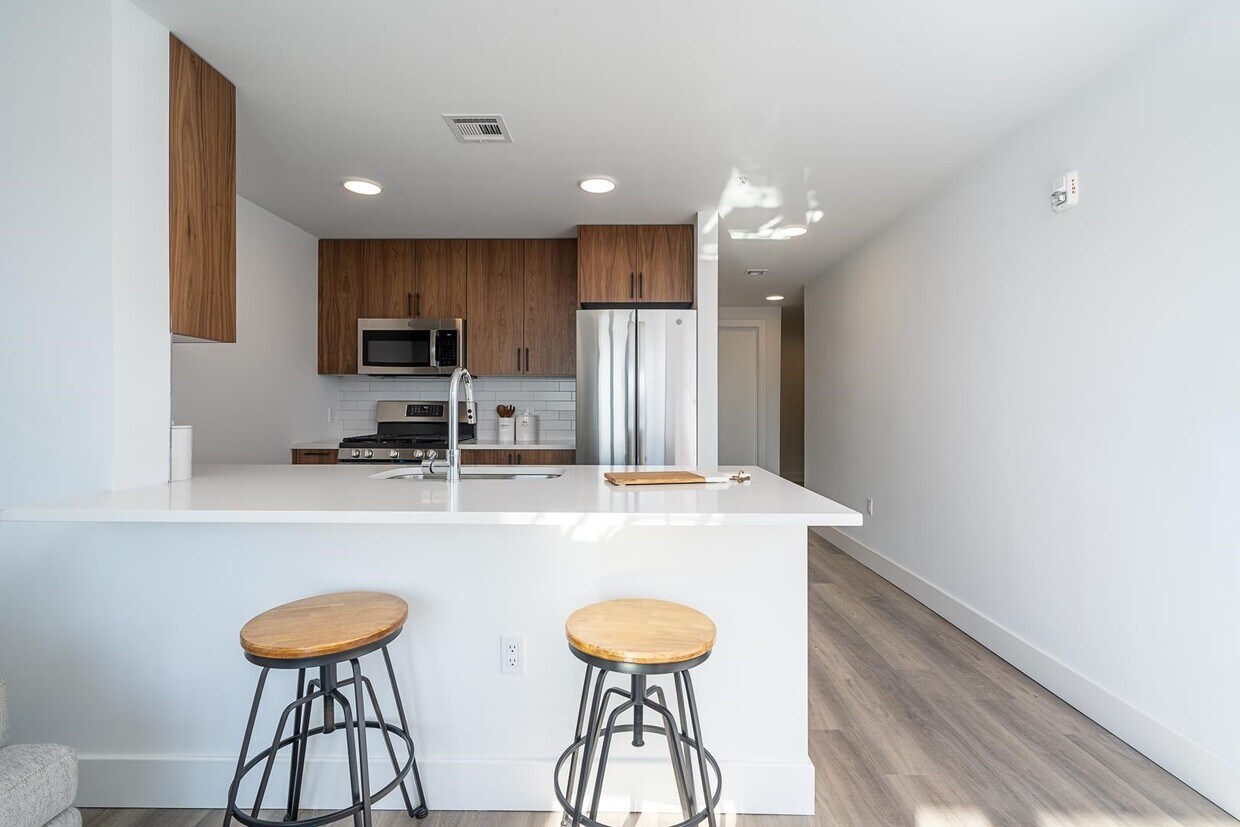 Foto principal - 1415 Manhattan Ave