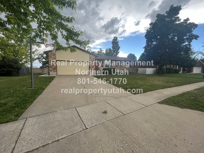 Foto del edificio - Large 5 Bedroom Home In Farmington Coming ...