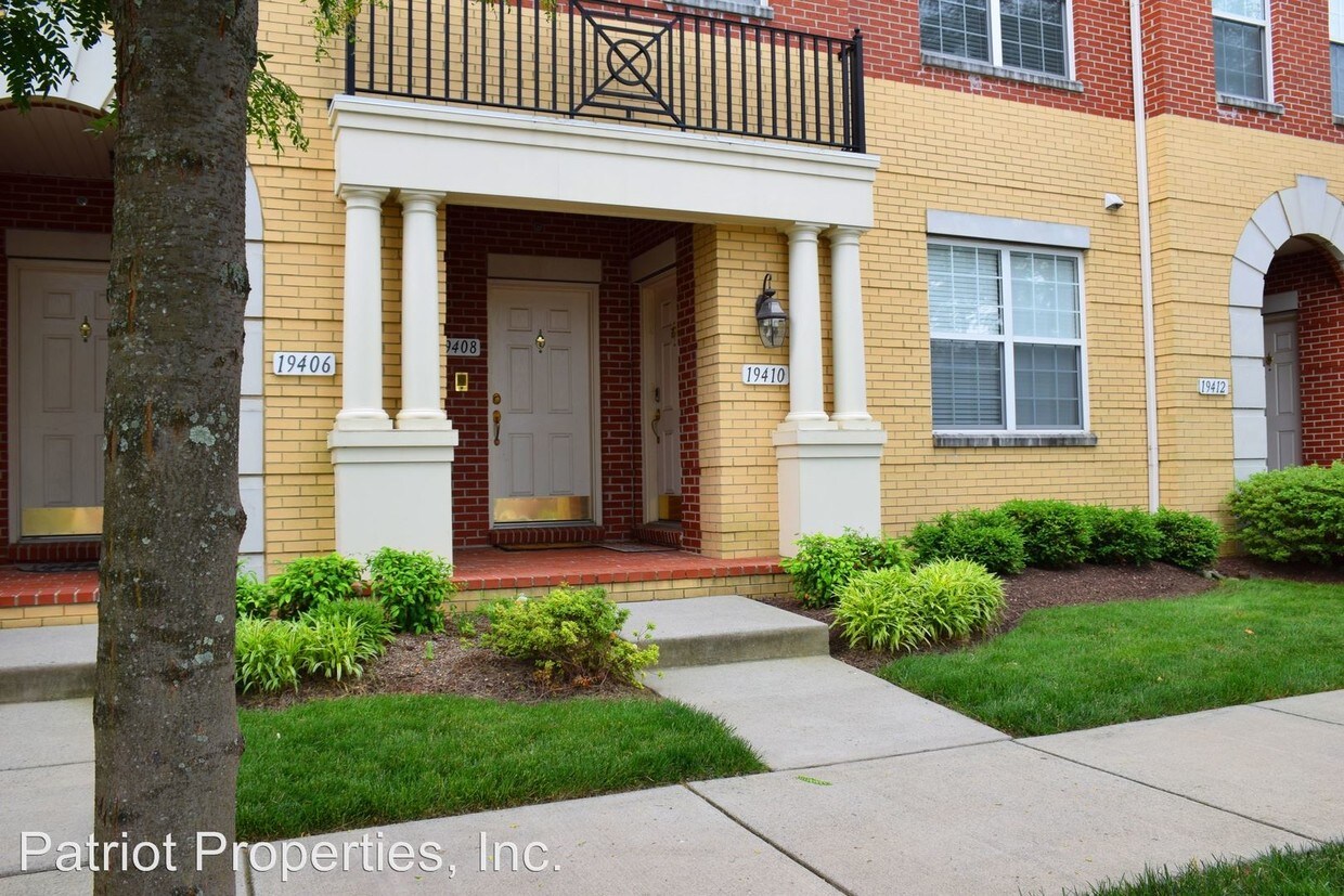 19410 Diamond Lake Dr, Lansdowne, VA 20176 House for Rent in