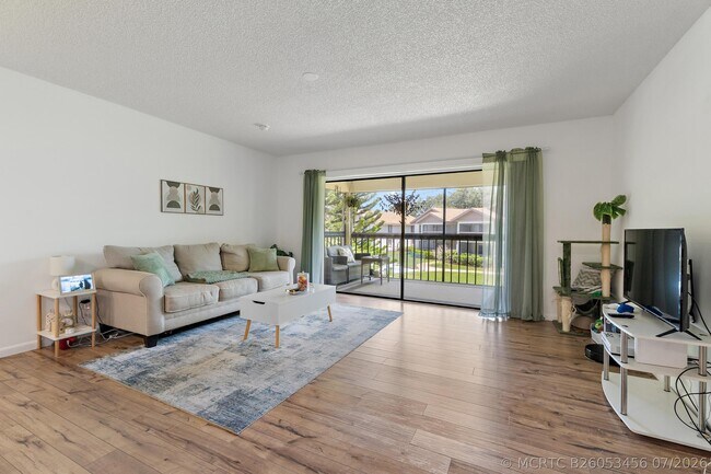 Foto del edificio - 844 NW Fork Rd