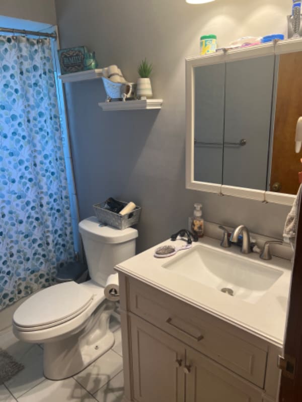 Building Photo - 727 Sunset Dr