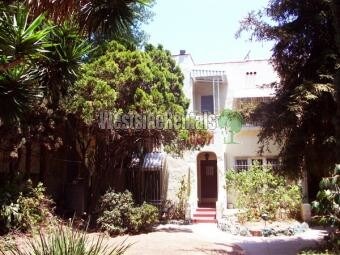 Primary Photo - 1346 N Hayworth Ave