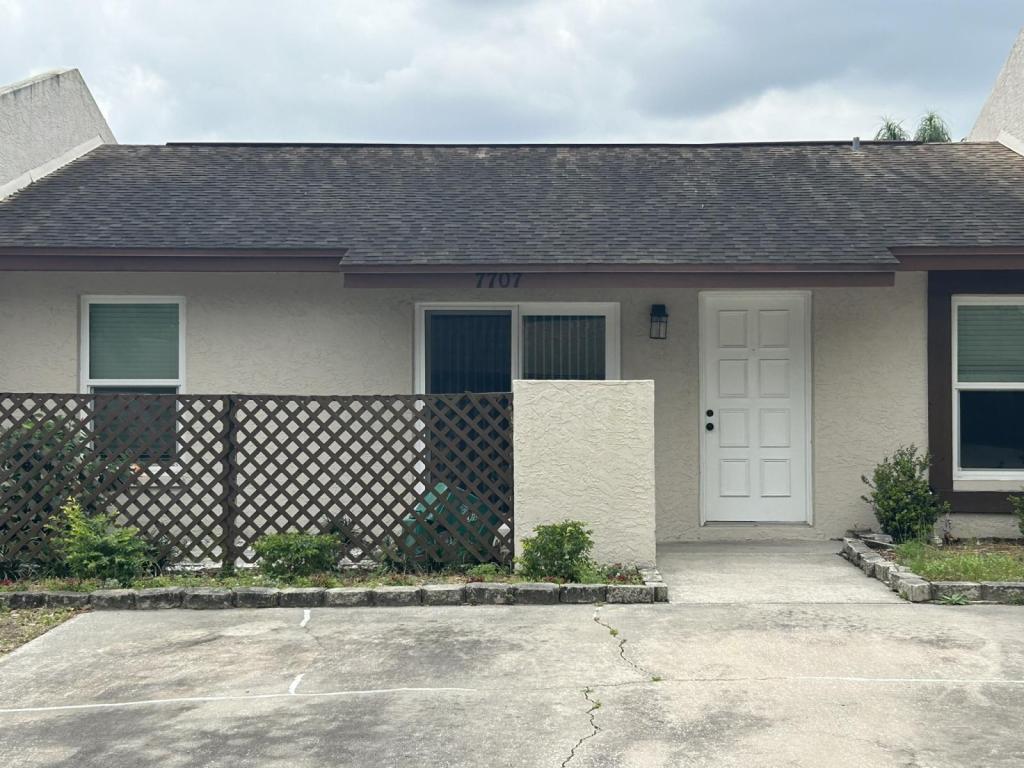 Primary Photo - 7707 Willow Park Dr