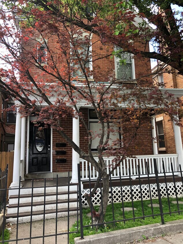 Primary Photo - 925 Main St