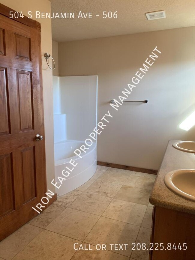 Foto del edificio - 504 S Benjamin Ave