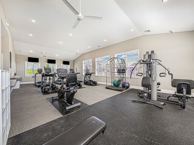 Foto del edificio - Trade Winds Apartment Homes