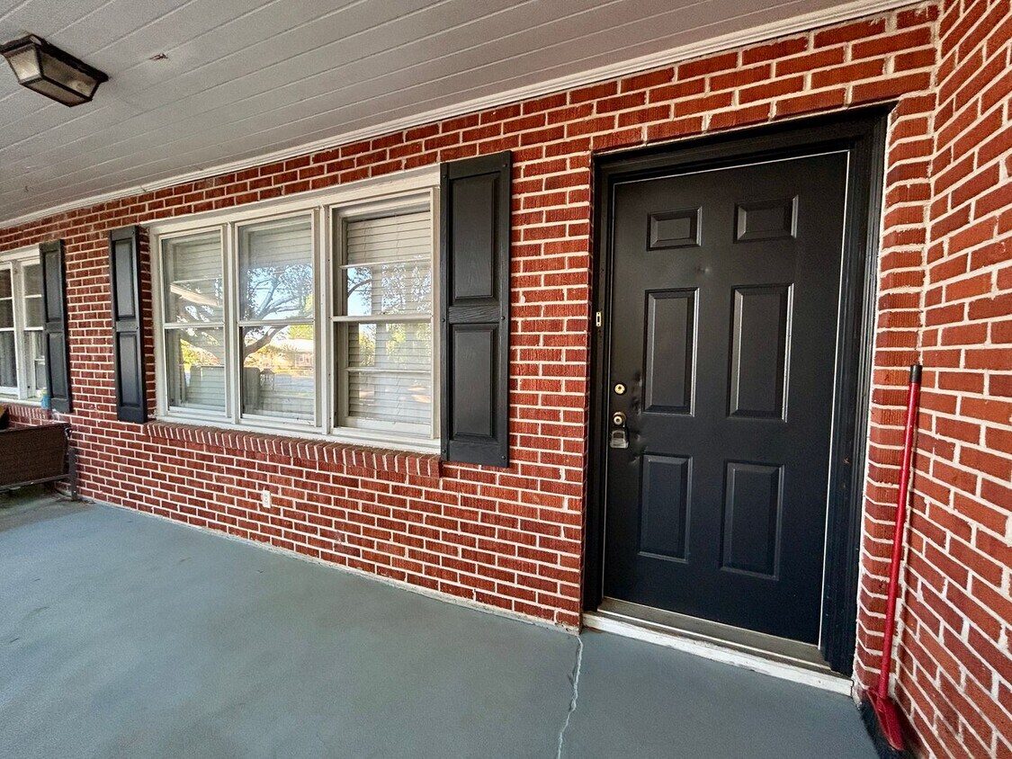 2 bed 1 bath unit - 2 bed 1 bath unit