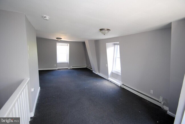 Foto del edificio - 350 E Broad St