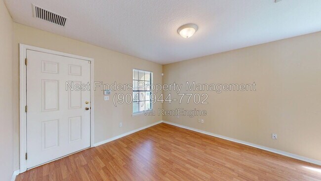 Foto del edificio - 315 Redwood Ln