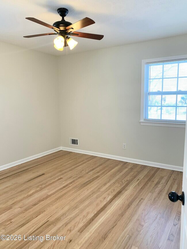 Building Photo - 921 Fenley Ave