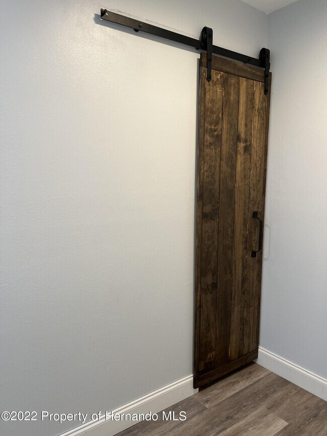 Foto del edificio - 4488 Bromley Ave
