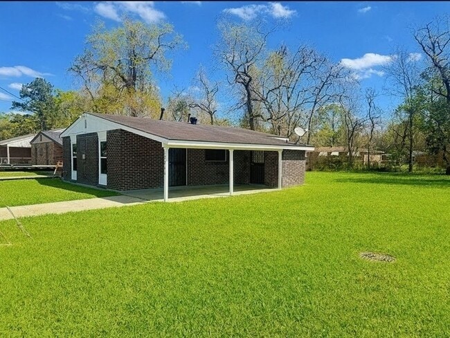 Building Photo - 12246 Palmyra Dr