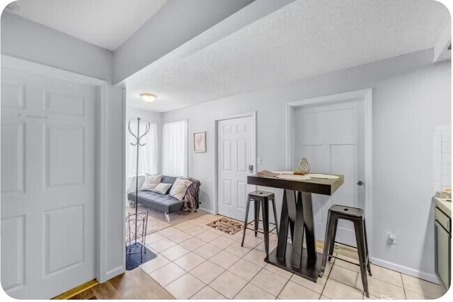 Building Photo - Furnished 1-Bedroom Apartment with Private Entrance and Free Laundry