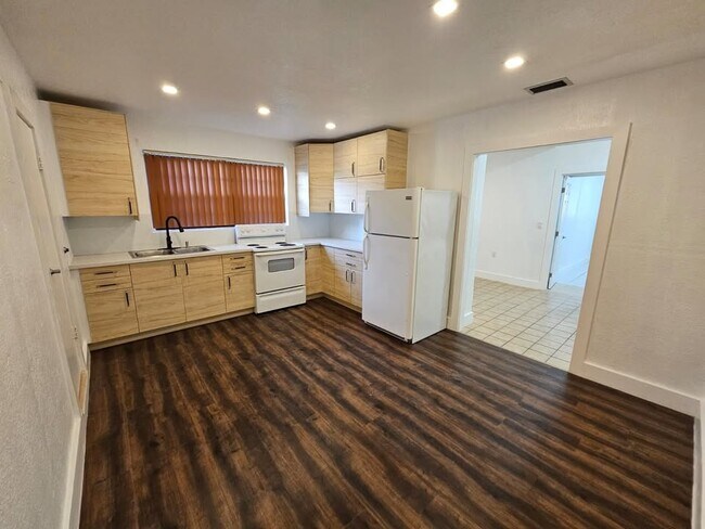 Building Photo - 11320 NW 59th Ave