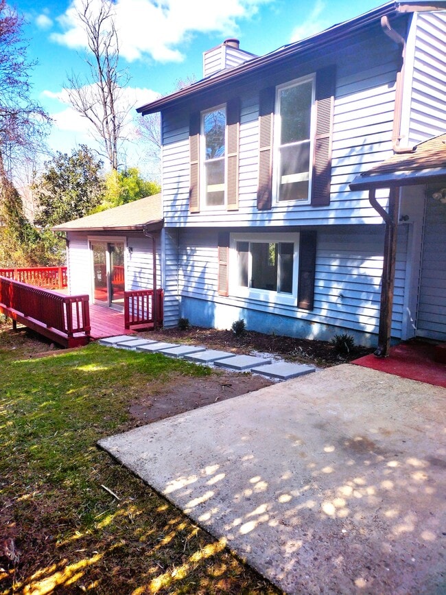 Building Photo - 9578 Landbreeze Row