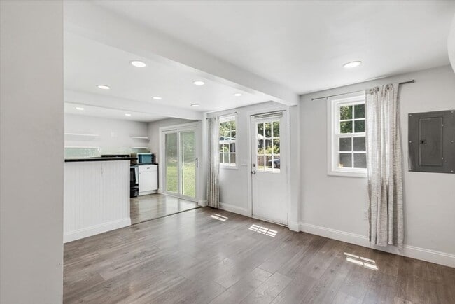 Building Photo - 32 Jerry Way