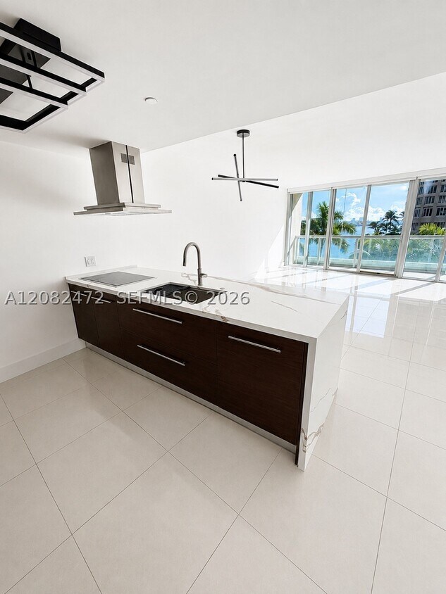 Foto del edificio - 465 Brickell Ave