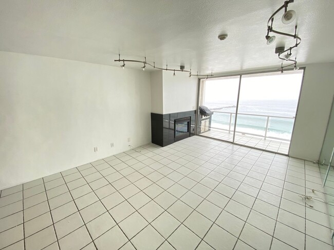 Building Photo - Upper 1+1