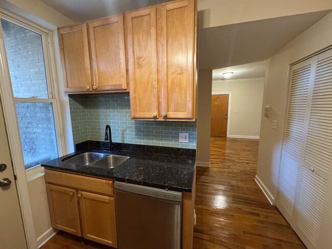 Foto del edificio - 2257 W Rosemont Ave