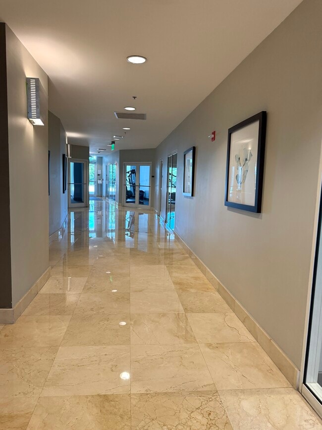 Building Photo - 6515 Collins Ave