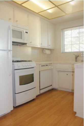 kitchen - 3701 Ocean Dr