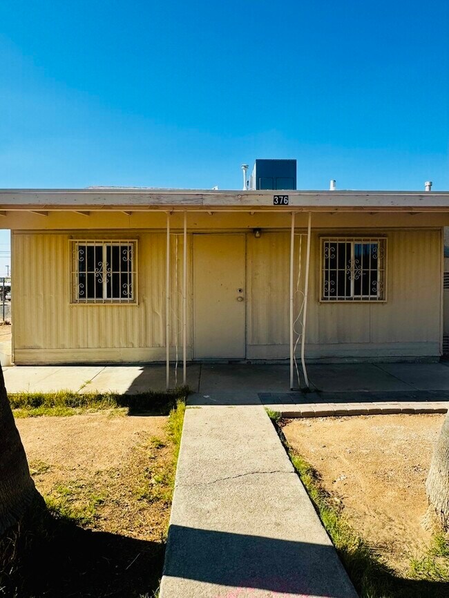 Foto del edificio - FOR RENT