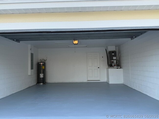Building Photo - 1566 SE Sutton St