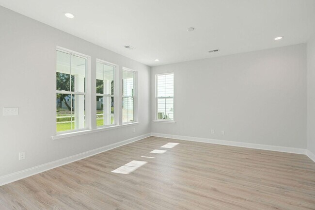 Foto del edificio - 3 Bedroom 2.5 Bathroom House in Hawthorne ...