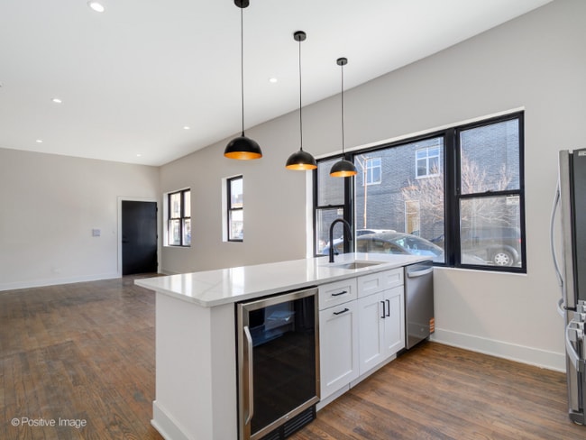Photo - 846 N Ashland Ave Apartment