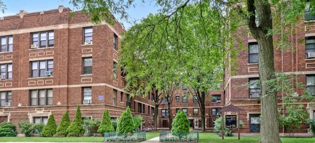 Building Photo - 4625 N Winchester Ave