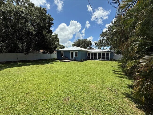 Foto del edificio - 2319 Gull Ln