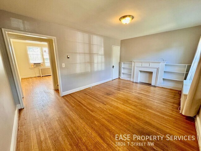 Foto del edificio - 3804 T St NW